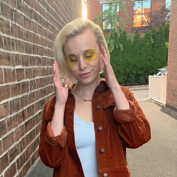 Meet your Posher, Madeleine - Picture 1 of 1